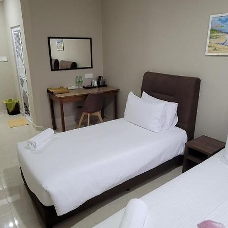 Hotel Shafura 3 Chukai Екстер'єр фото