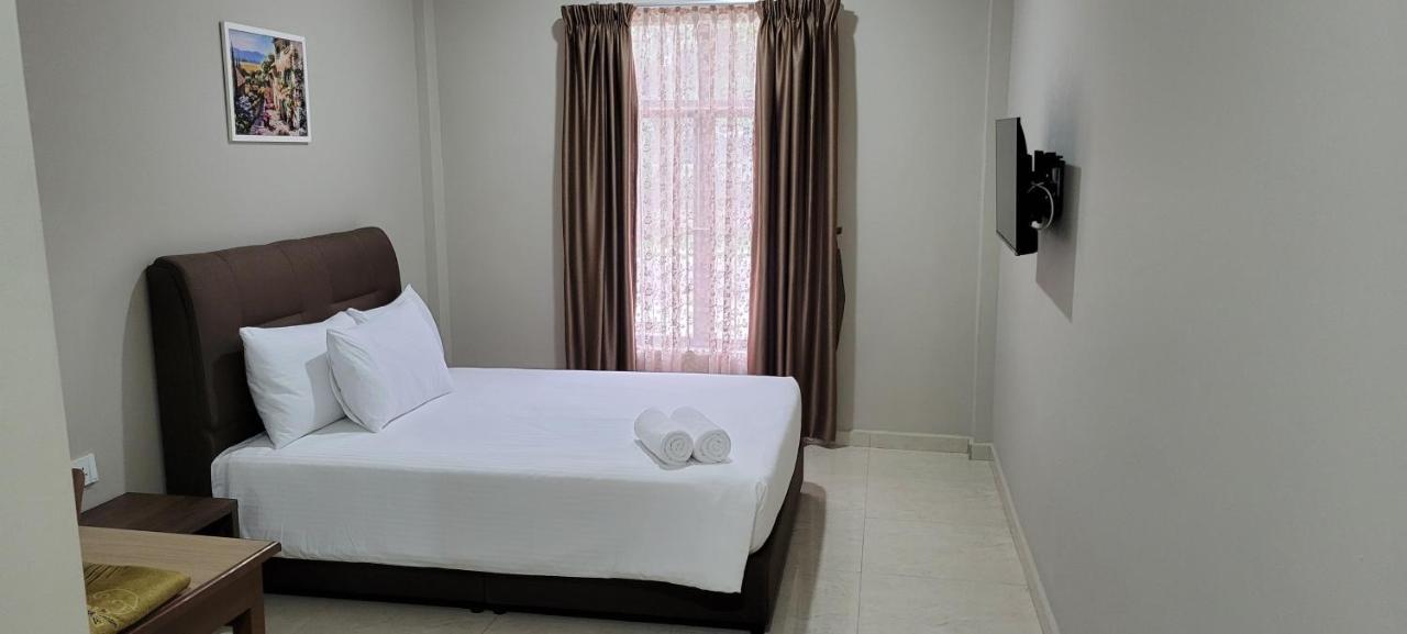 Hotel Shafura 3 Chukai Екстер'єр фото