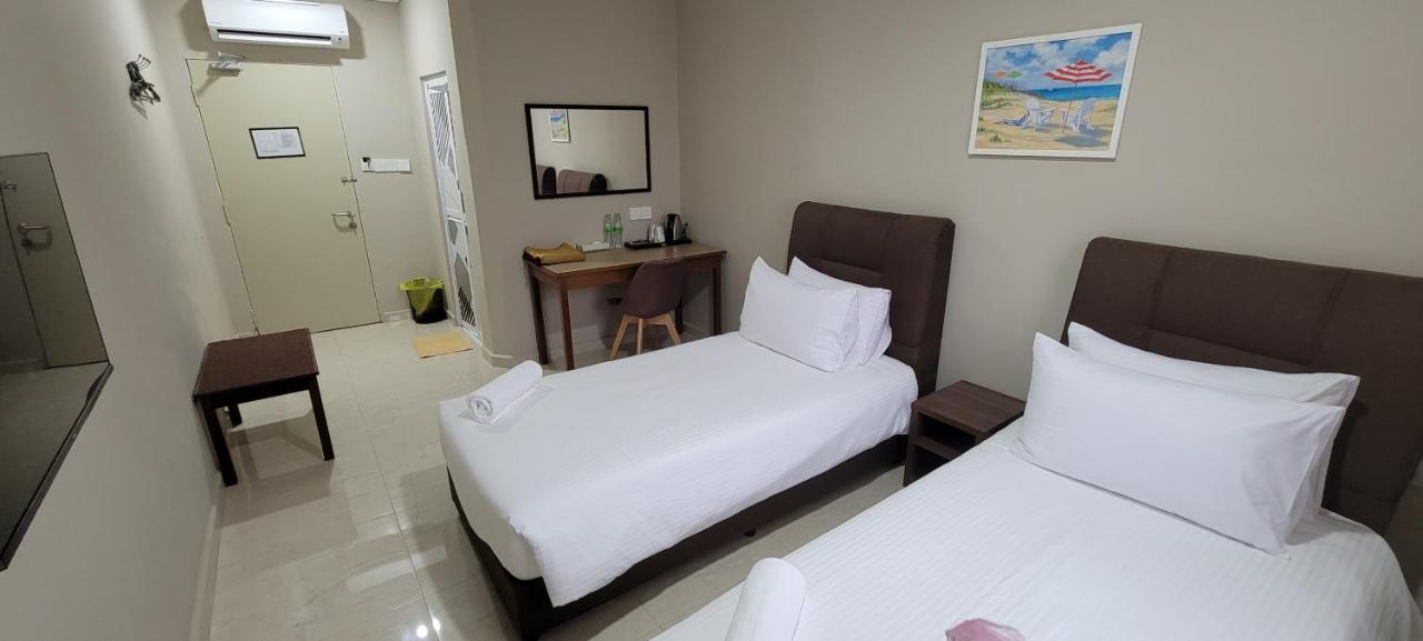 Hotel Shafura 3 Chukai Екстер'єр фото