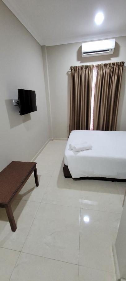 Hotel Shafura 3 Chukai Екстер'єр фото