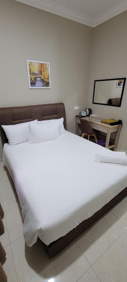 Hotel Shafura 3 Chukai Екстер'єр фото