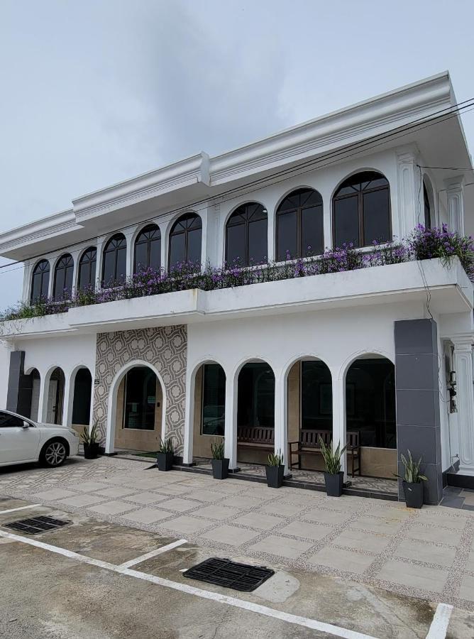 Hotel Shafura 3 Chukai Екстер'єр фото